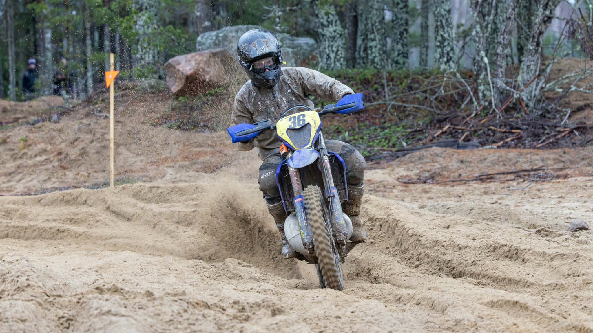 Karl-Emil Liljedal med sin Sherco.